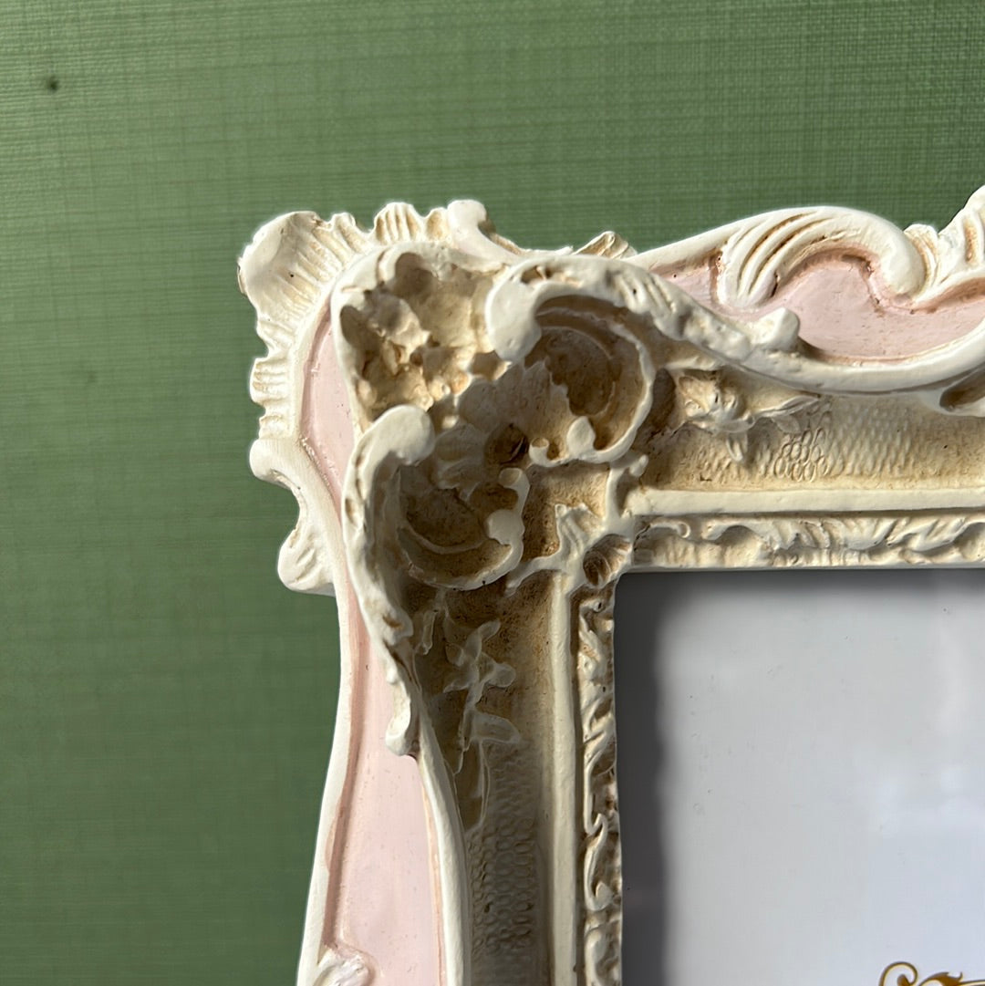 Cornice portafoto rosa e panna barocca