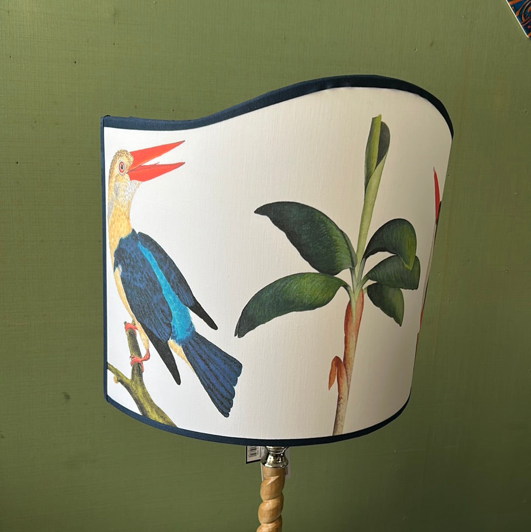 Lampada in legno torchon con paralume sagomato martin pescatore