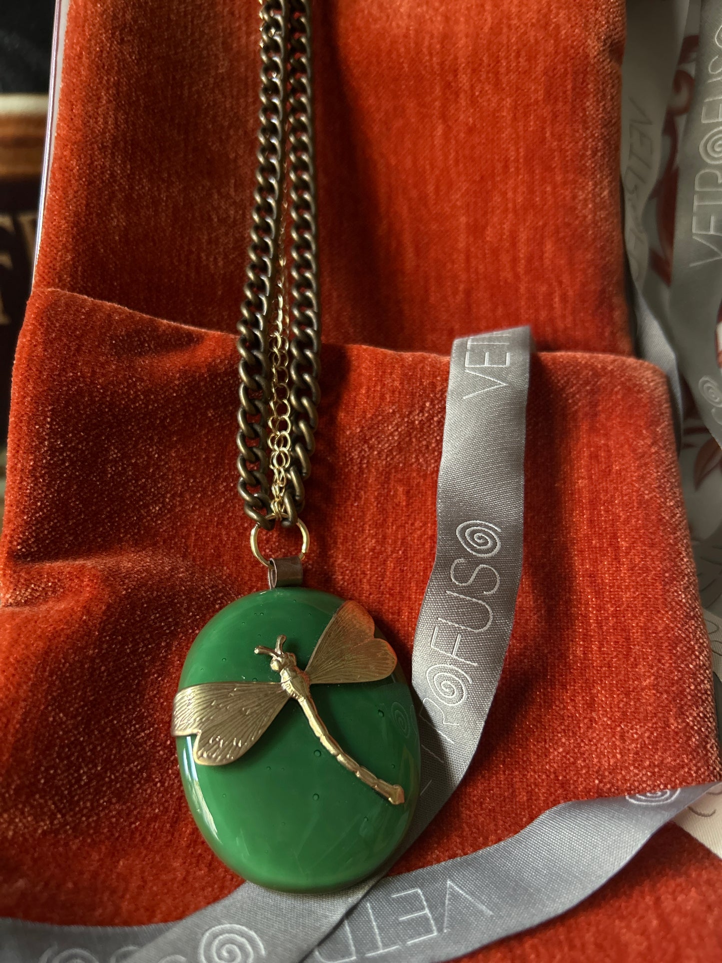 Collana con ciondolo in vetrofuso di Murano light jade Daniela Poletti