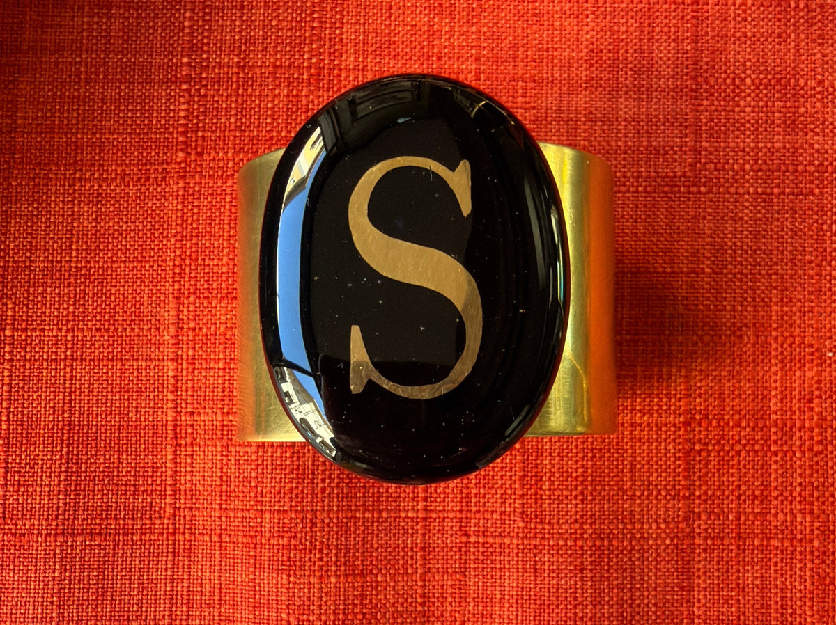 Bracciale in vetro di Murano ottone Vetrofuso nero lettera S