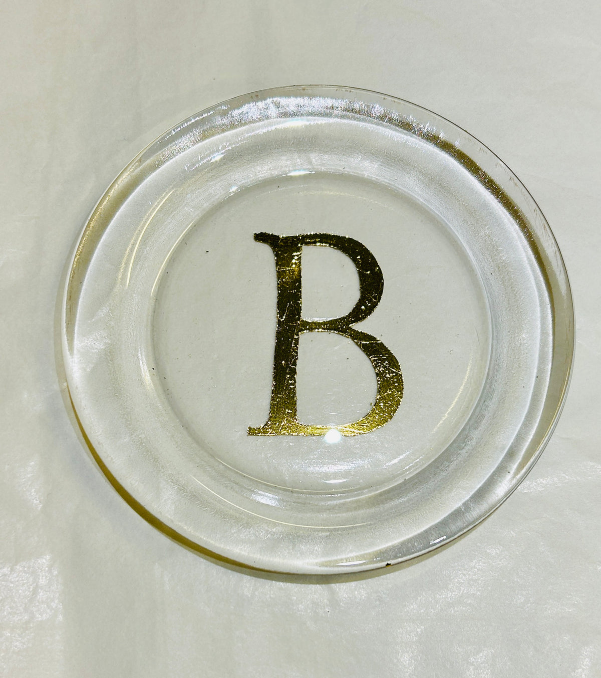 Piattino pane in vetro con iniziale B in oro realizzato a mano su commissione