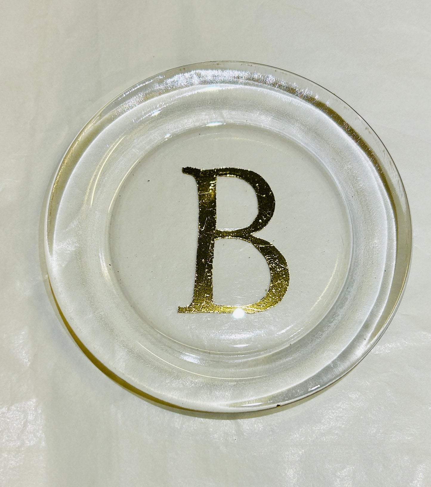 Piattino pane in vetro con iniziale B in oro realizzato a mano su commissione