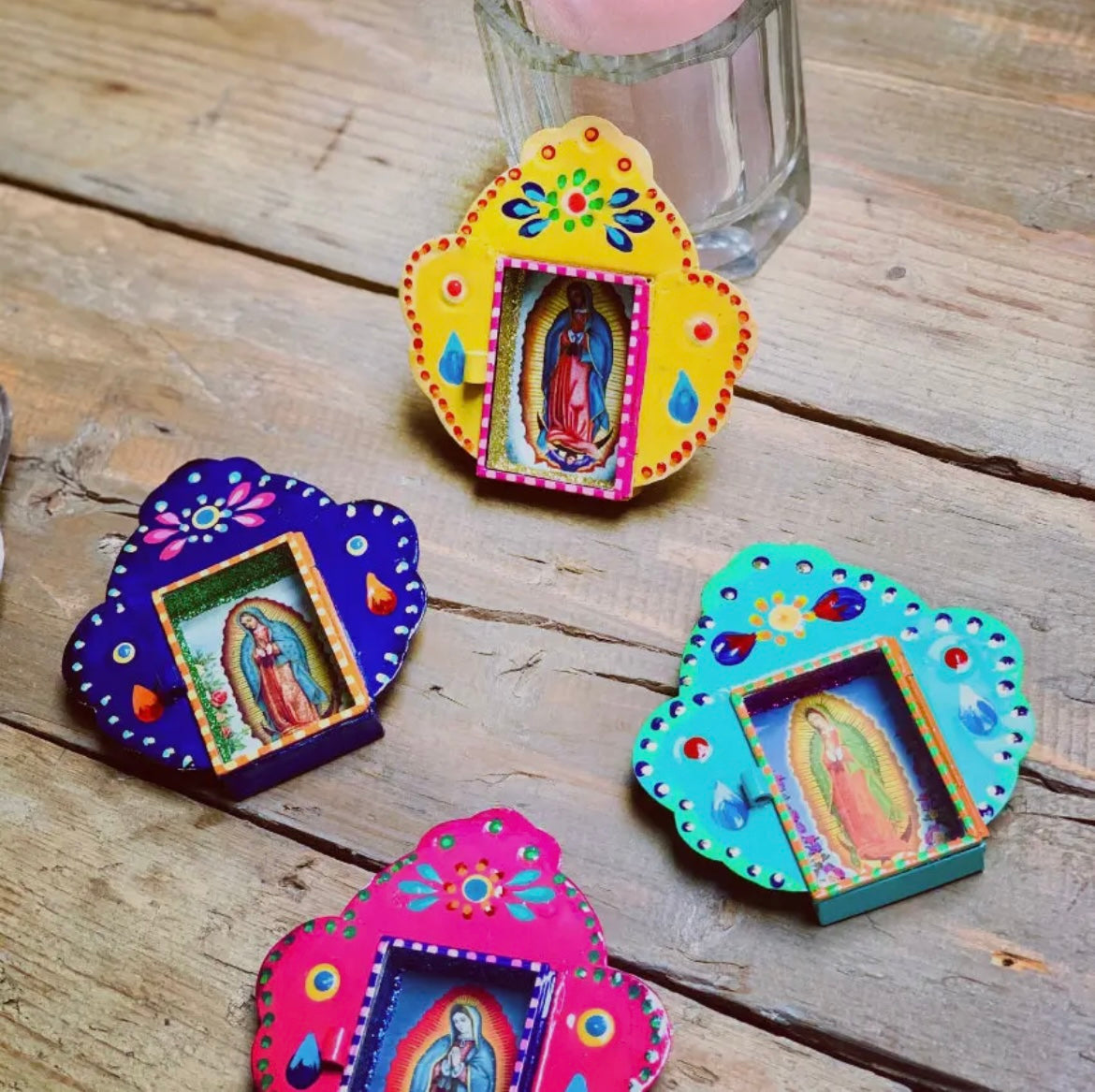 Teca votiva Vergine di Guadalupe artigianale
messicana
