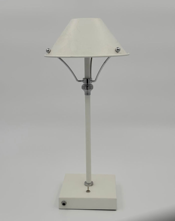 Lampada ricaricabile in acciaio bianca