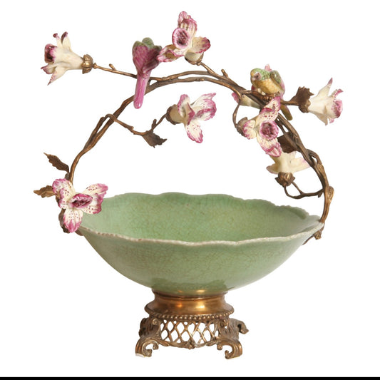 Centrotavola con fiori e uccellini porcellana e bronzo