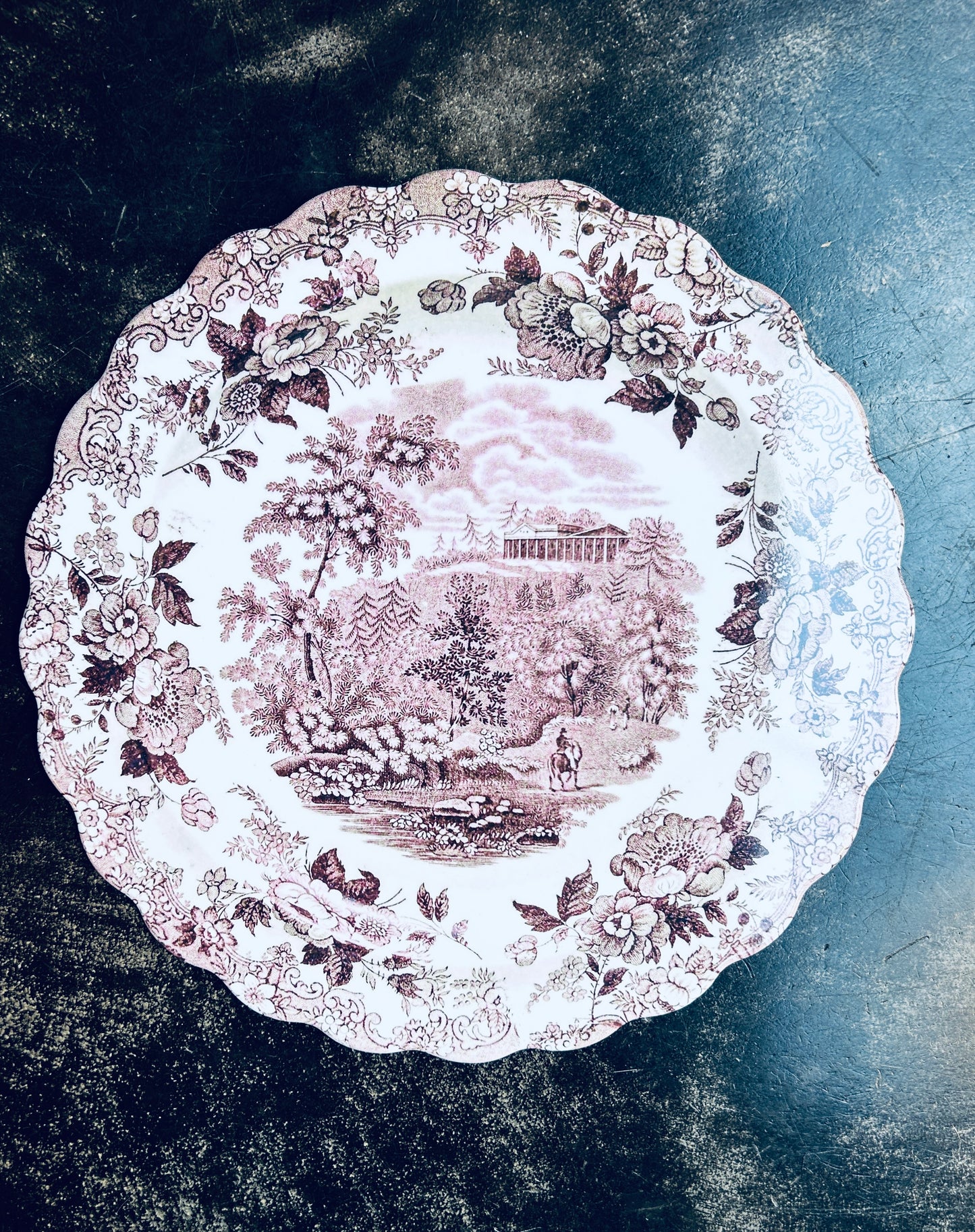 Large charger or decorative plate Vito Nesta Illusions English landscape