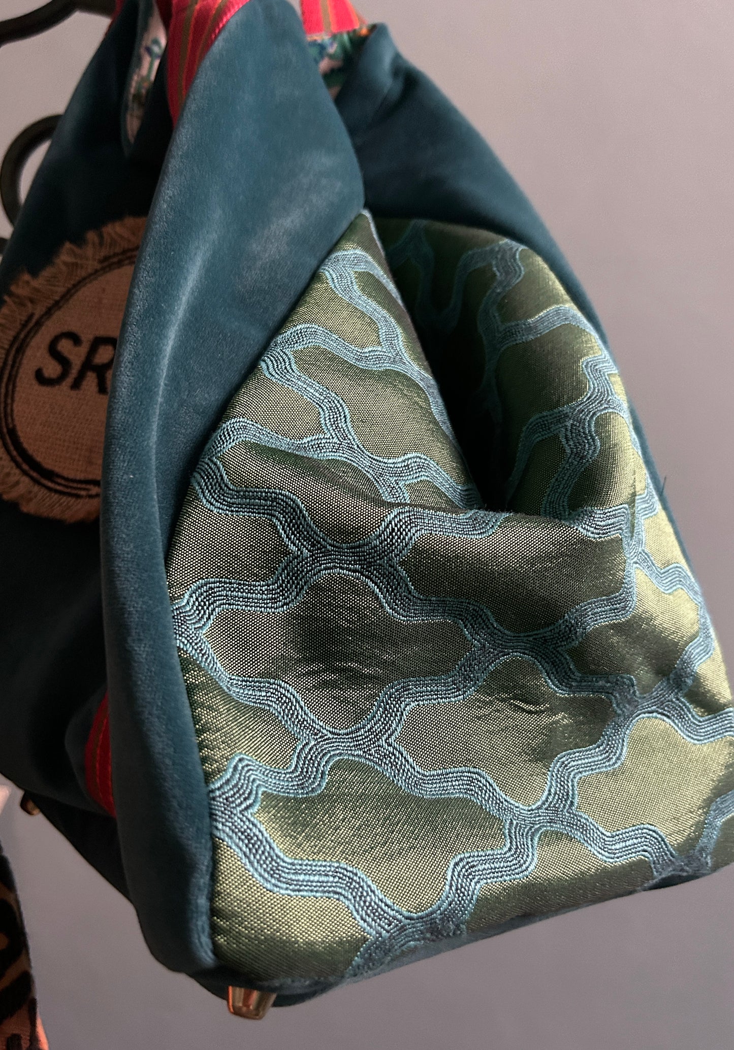 Shopping bag grande in velluto turchese