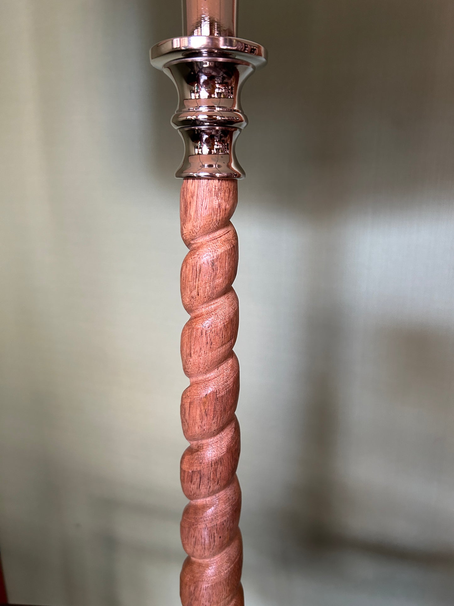 Lampada con stelo legno ritorto e ventola cm 35 carpe koi n 1