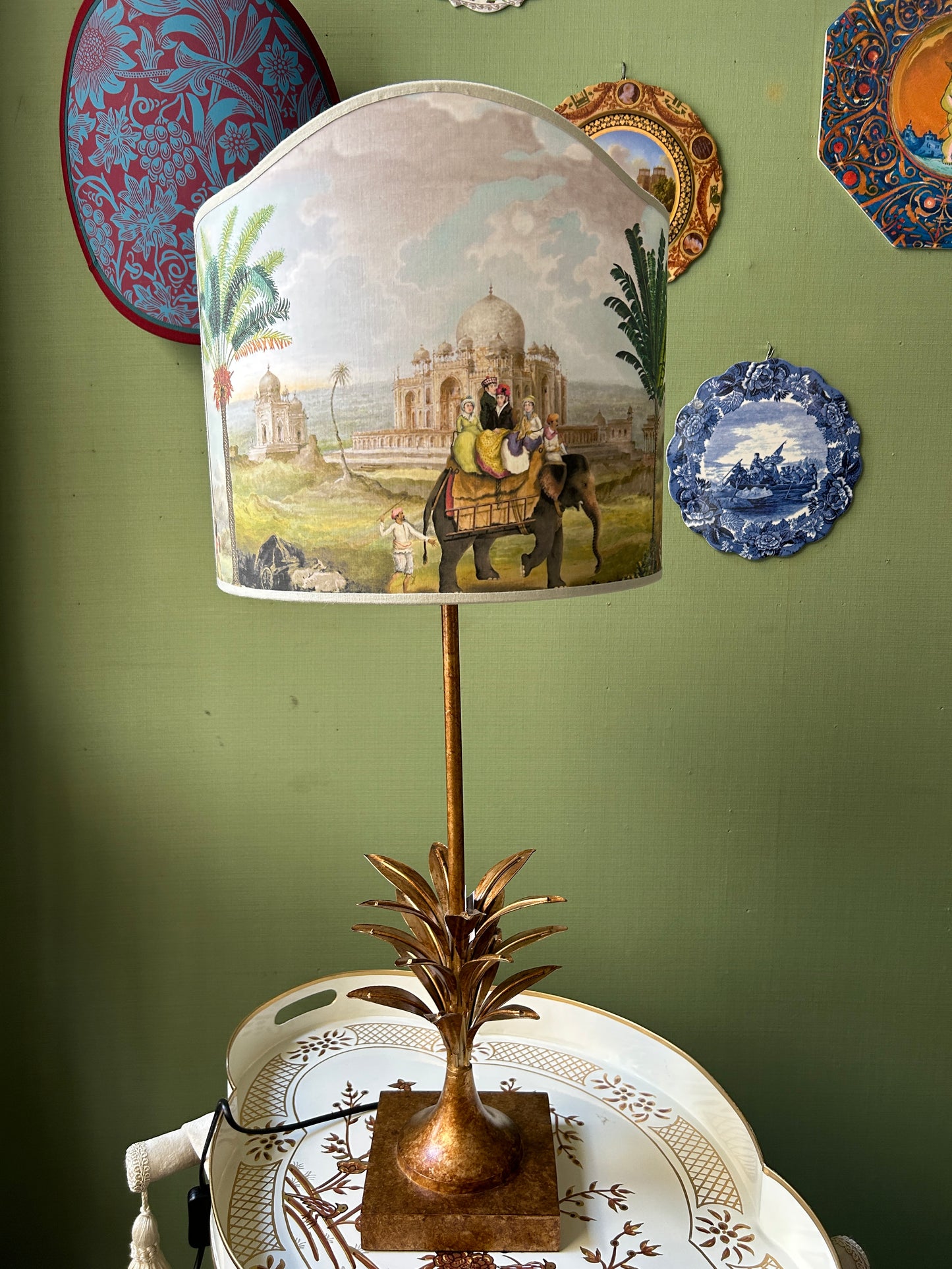 Lampada foglie oro brunito con paralume India
