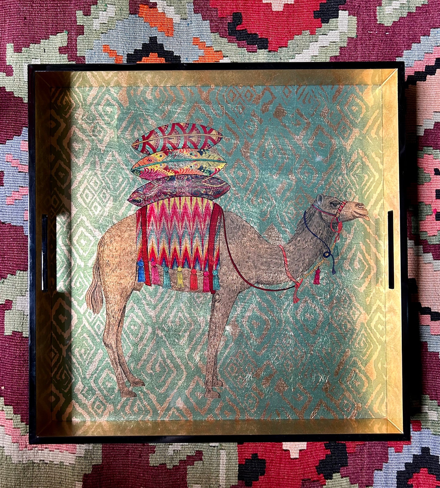 Plateau laqué dromadaire Les Ottomans