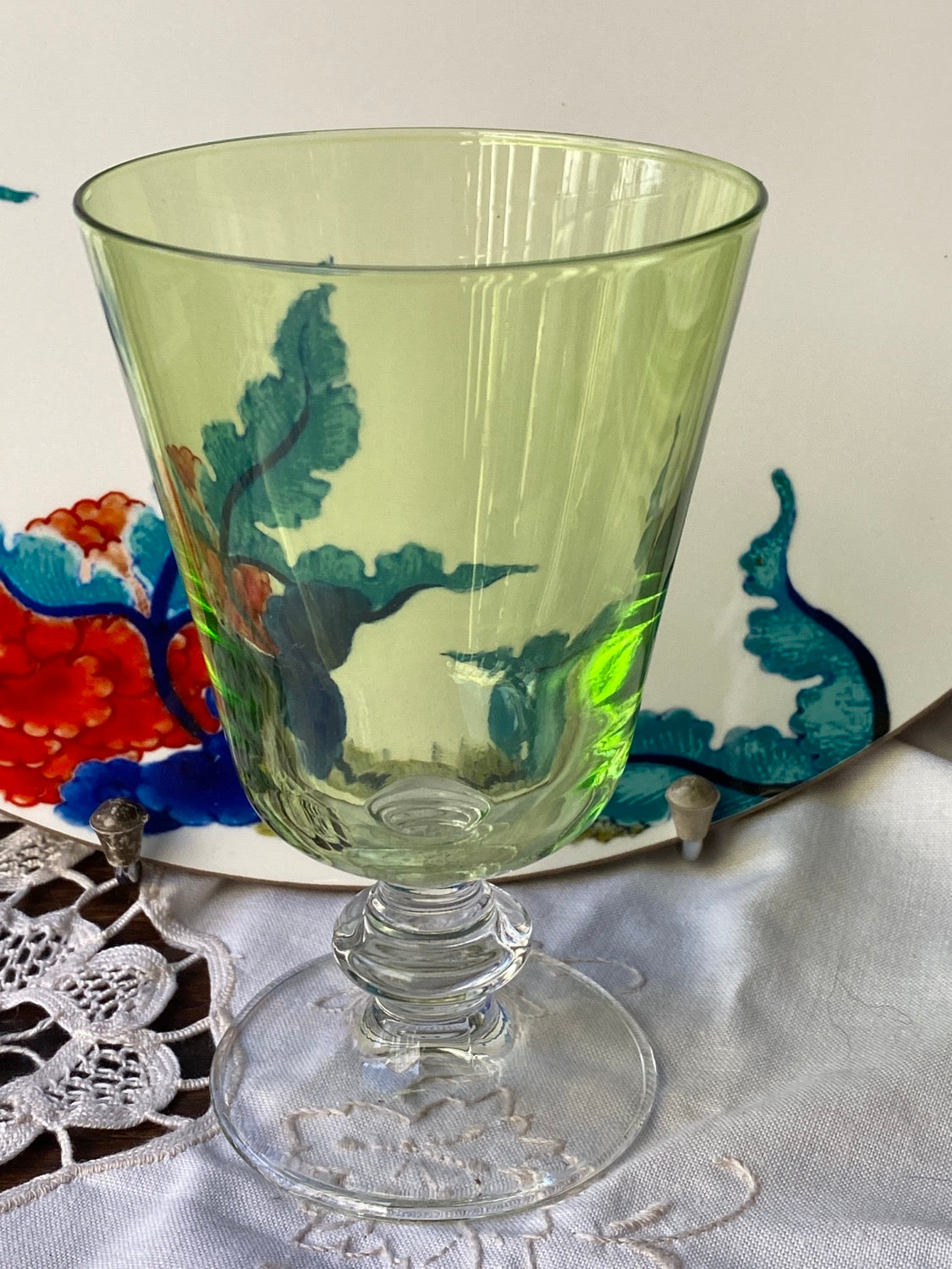 Verre calice vert