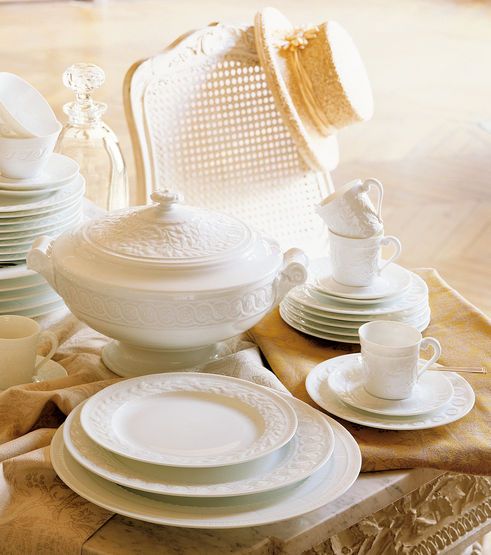 Assiette plate "Louvre" Bernardaud