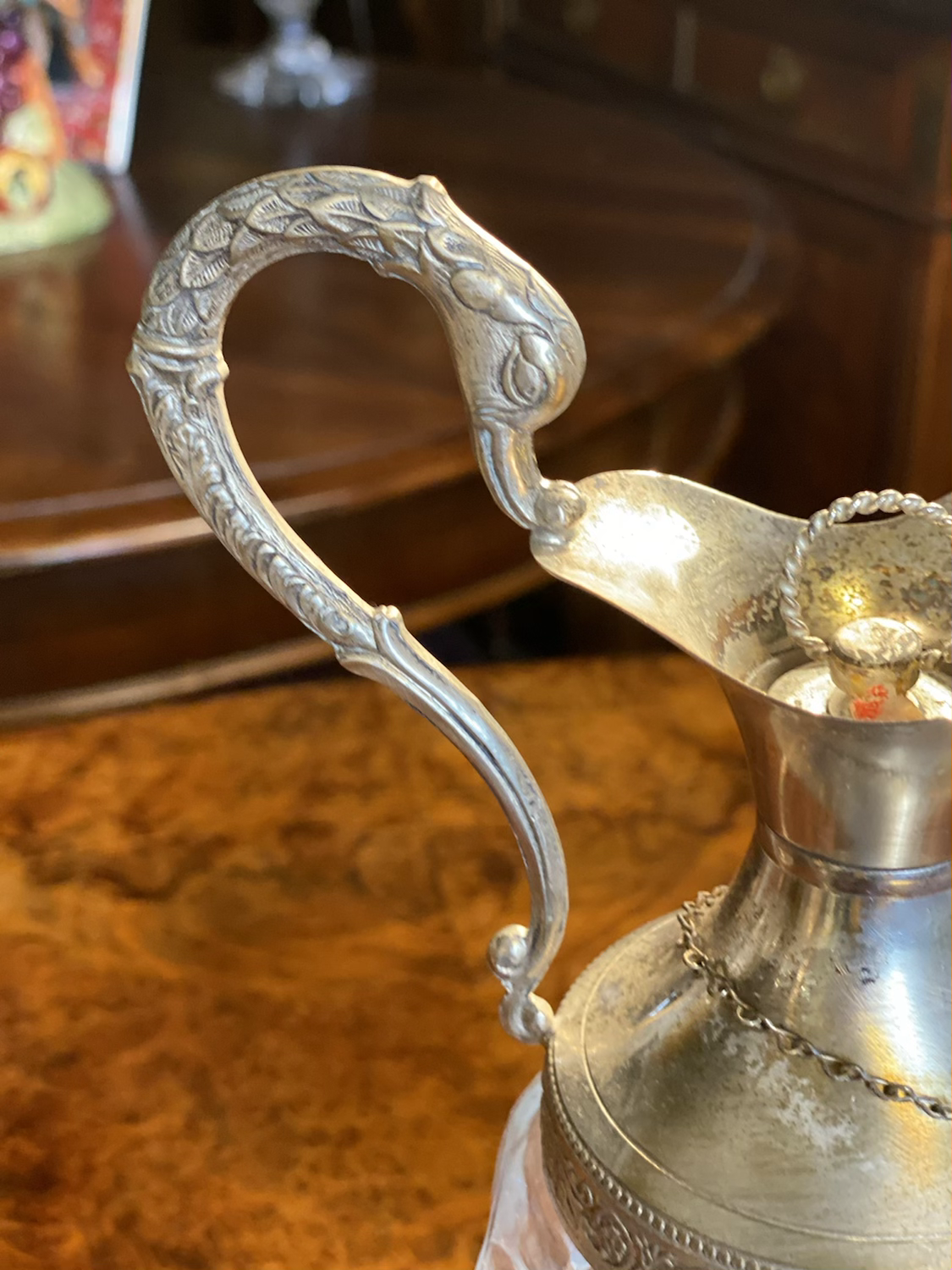 Verseuse en métal argenté vers 1930