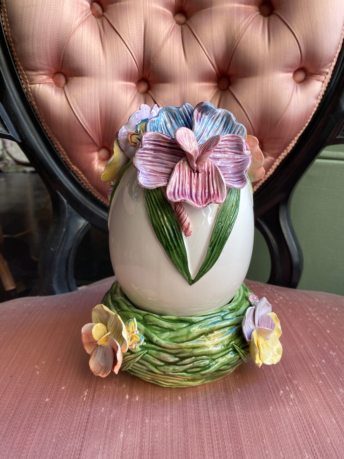Porcelain egg with flower nest