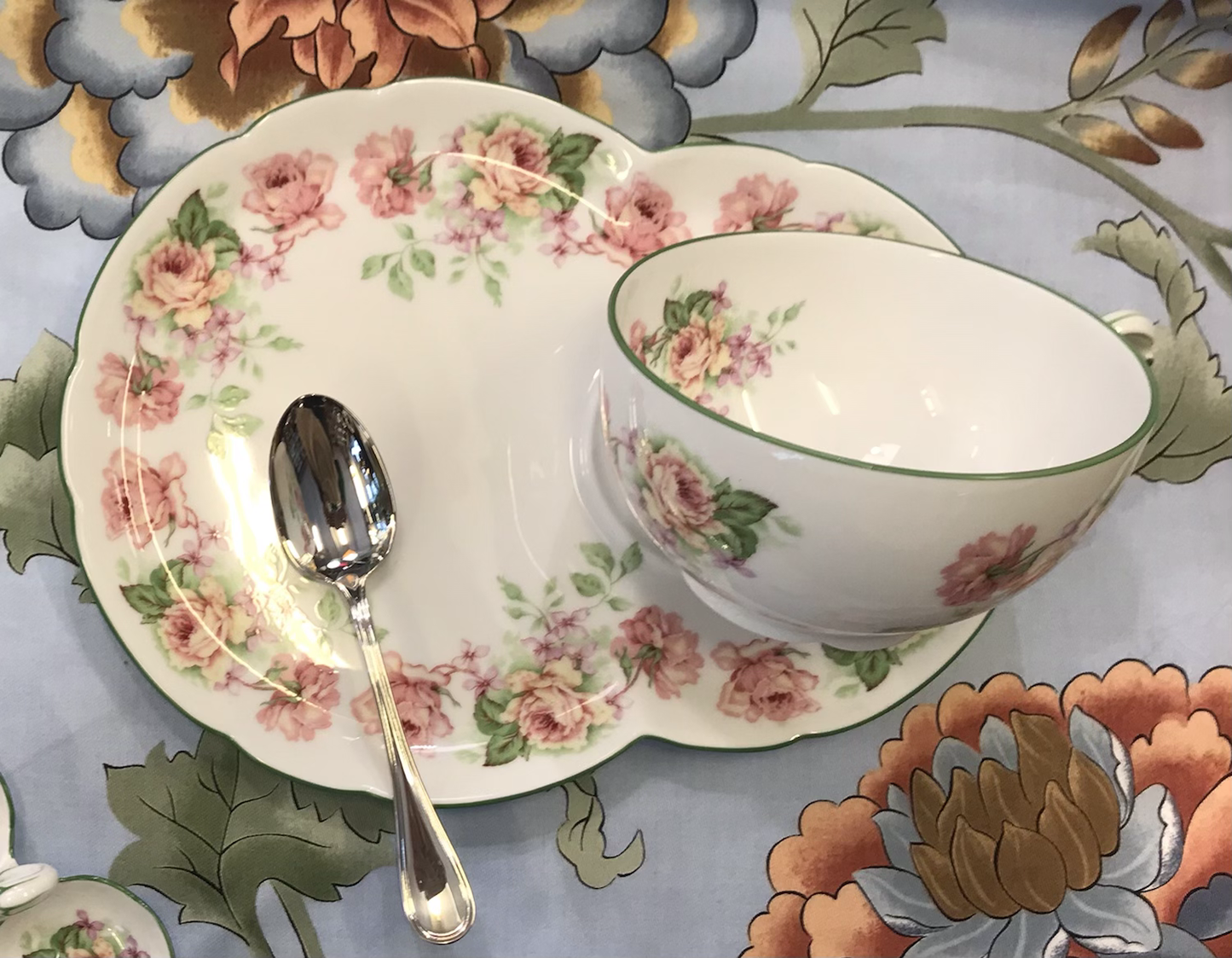 Tasse à petit-déjeuner Bernardaud avec assiette