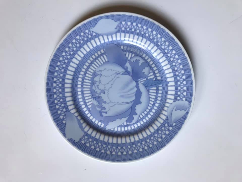Assiette de fruits à décor "Pivoines Bleues", Hermès