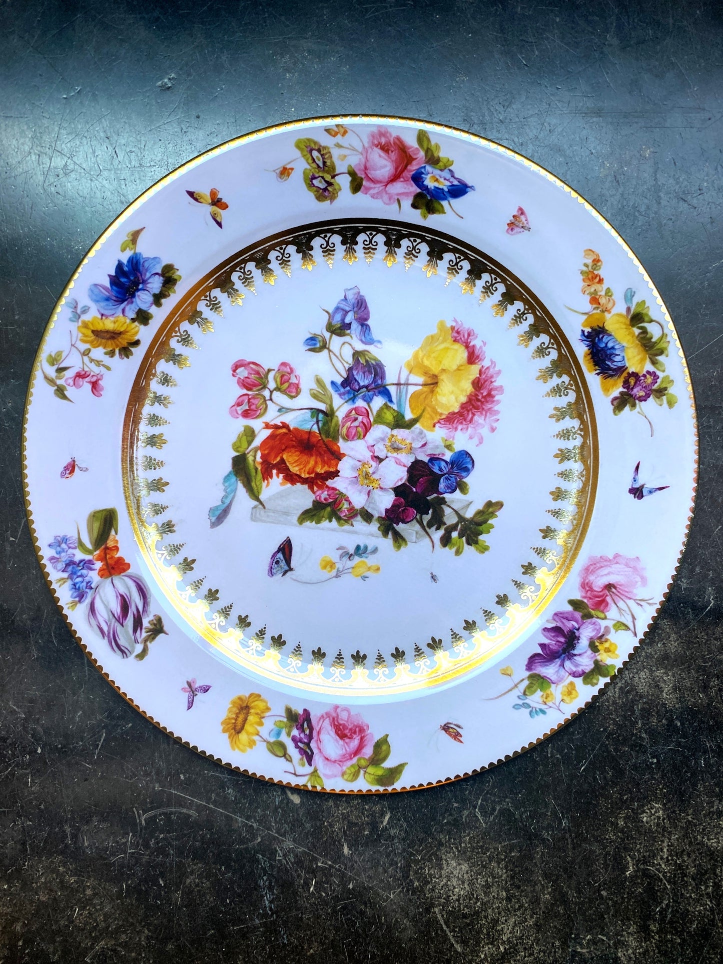 Piatto in latta della Royal Collection Whote Ground