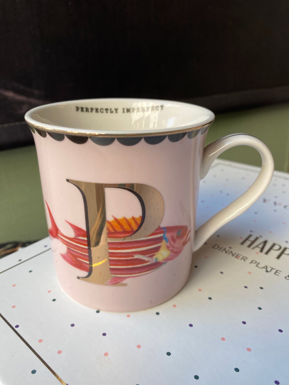 Mug lettera P Perfection Imperfect