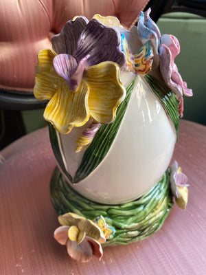 Porcelain egg with flower nest