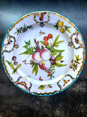 Assiette en fer blanc de la Collection Royale