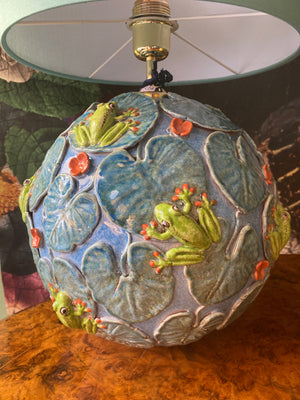Tree frog lamp