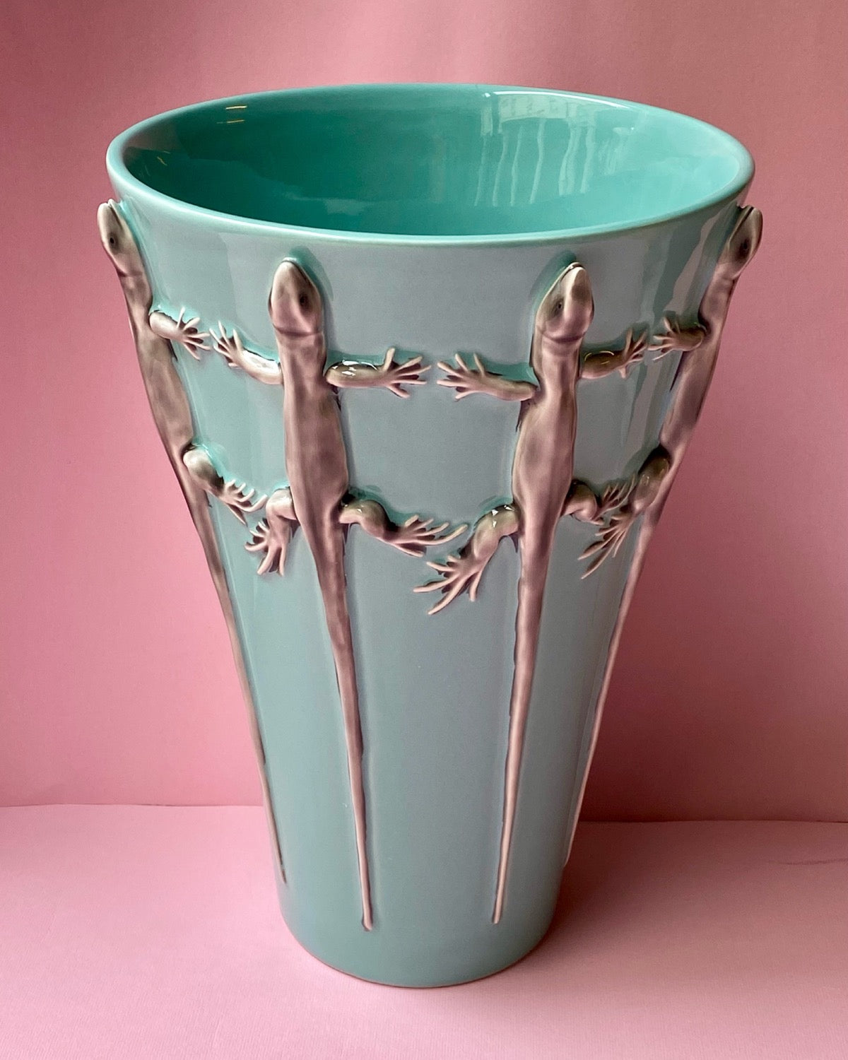 Lizard vase