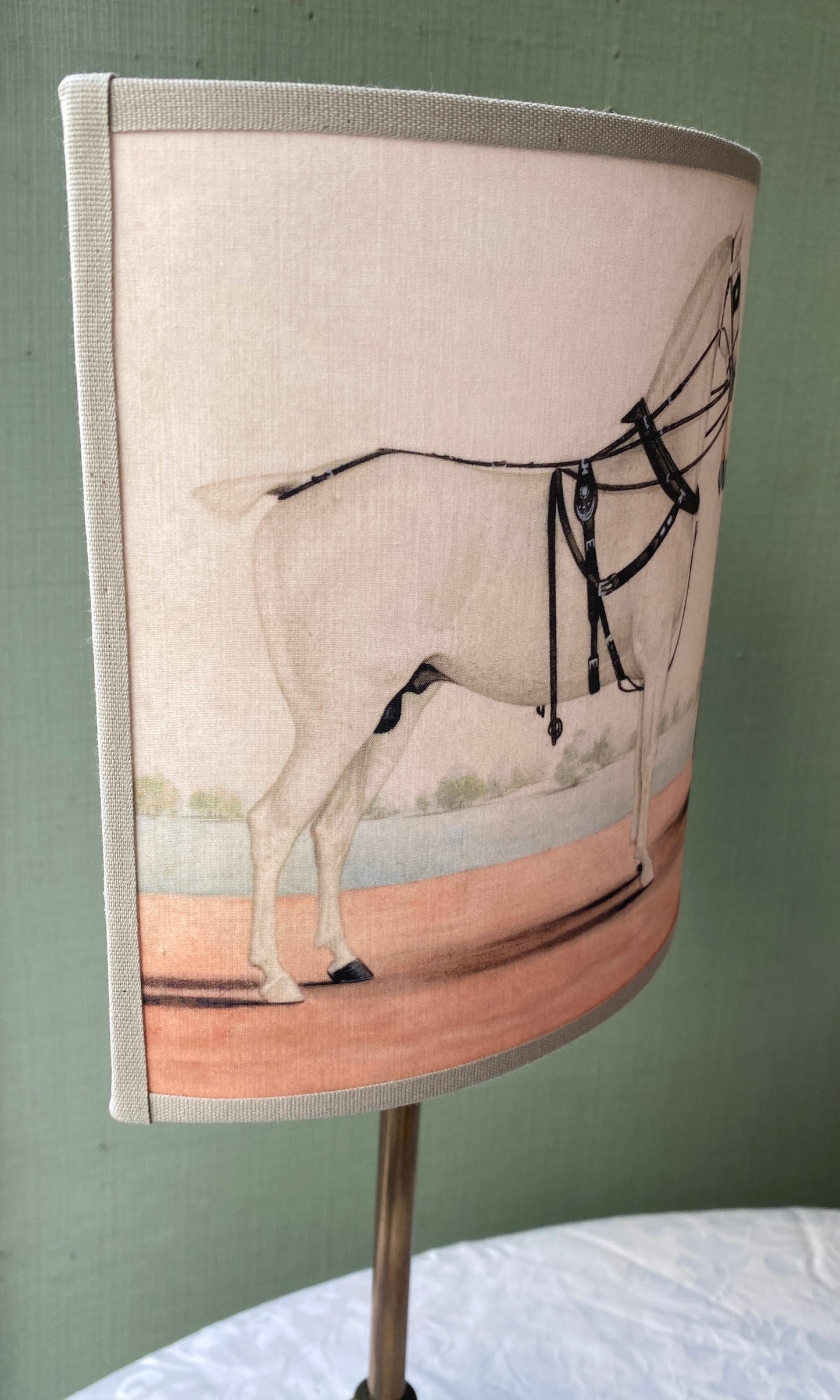 Lampada da comodino in ottone brunito con ventola cm 25