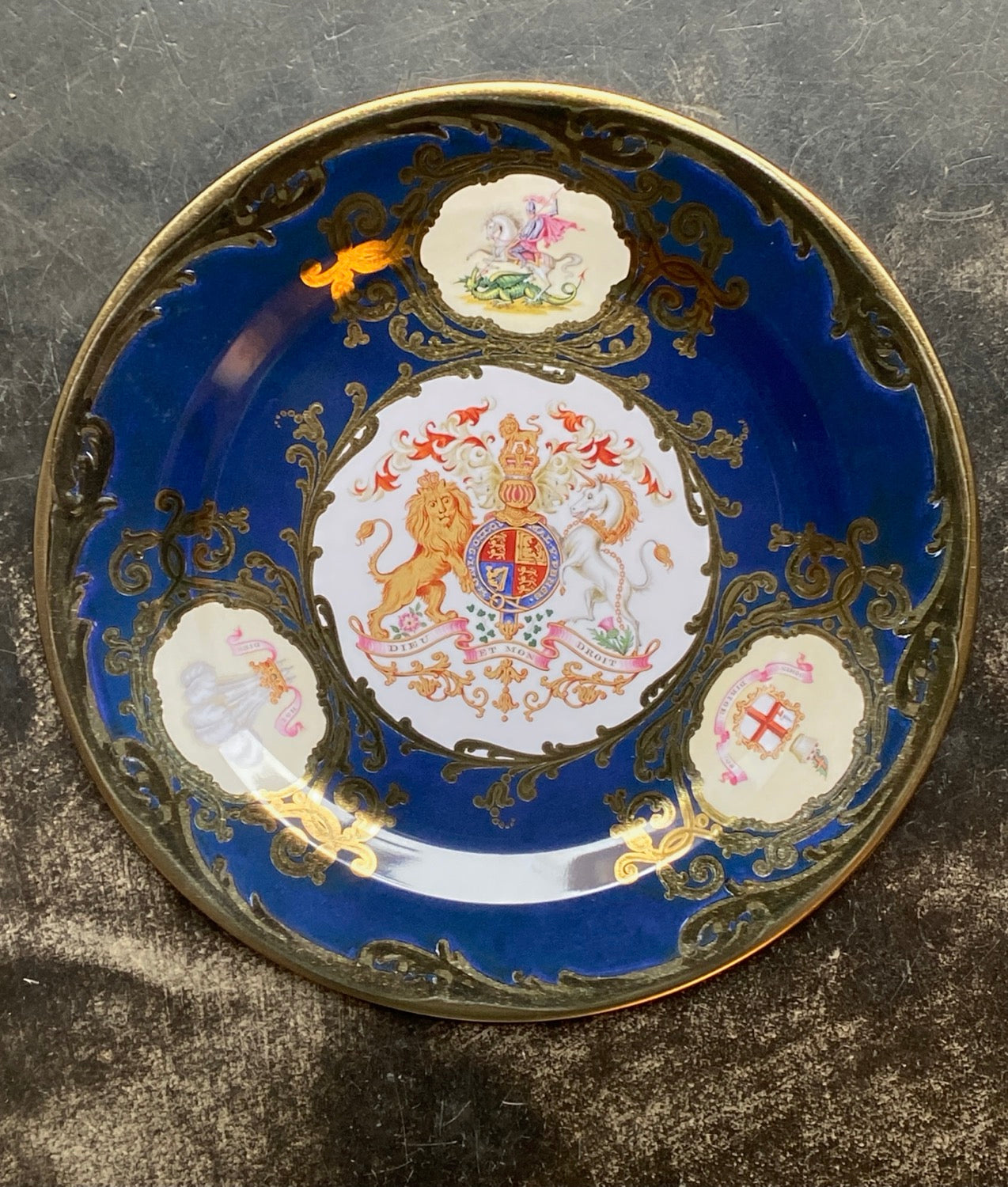 Piatto in latta della Royal collection