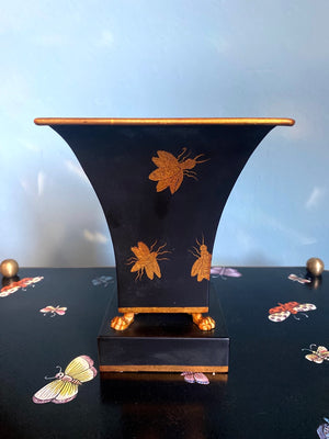 Cachepot vase holder in lacquered metal