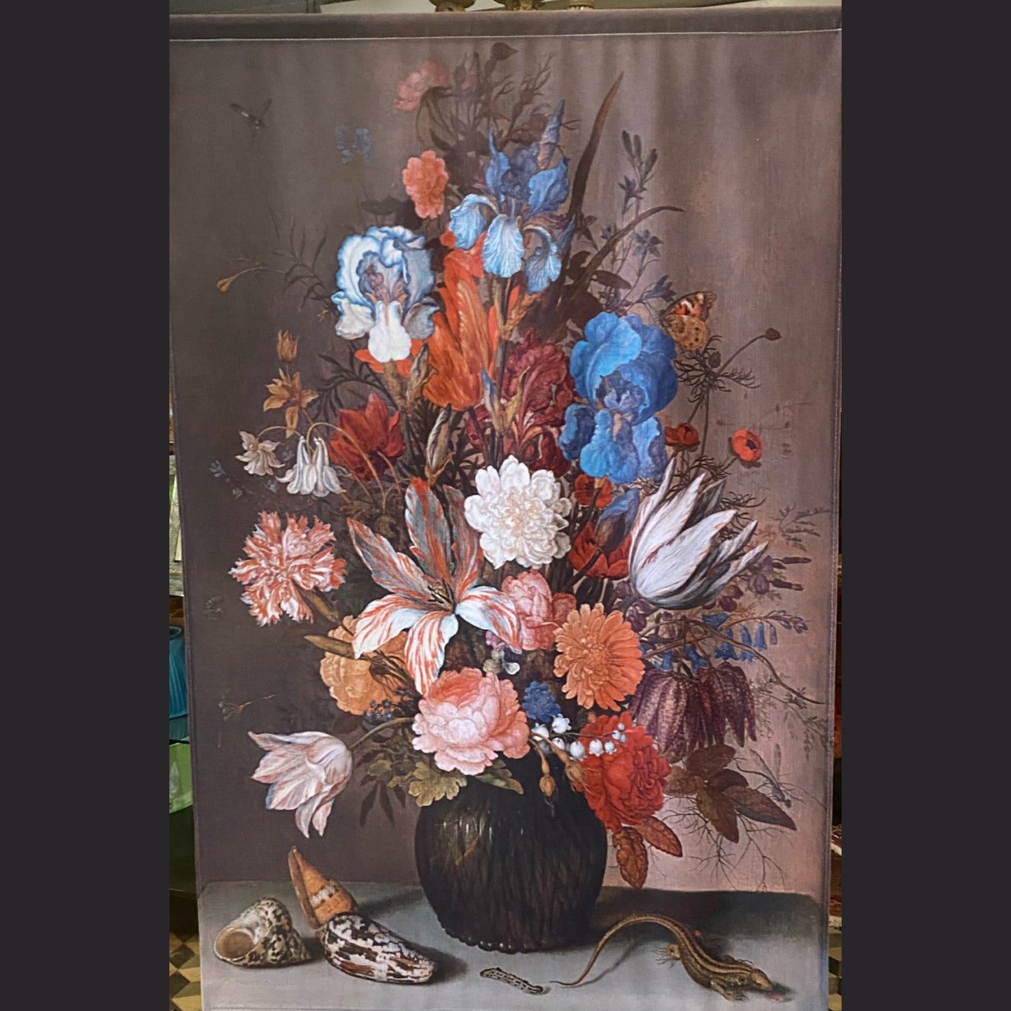 Velvet panel with two sticks