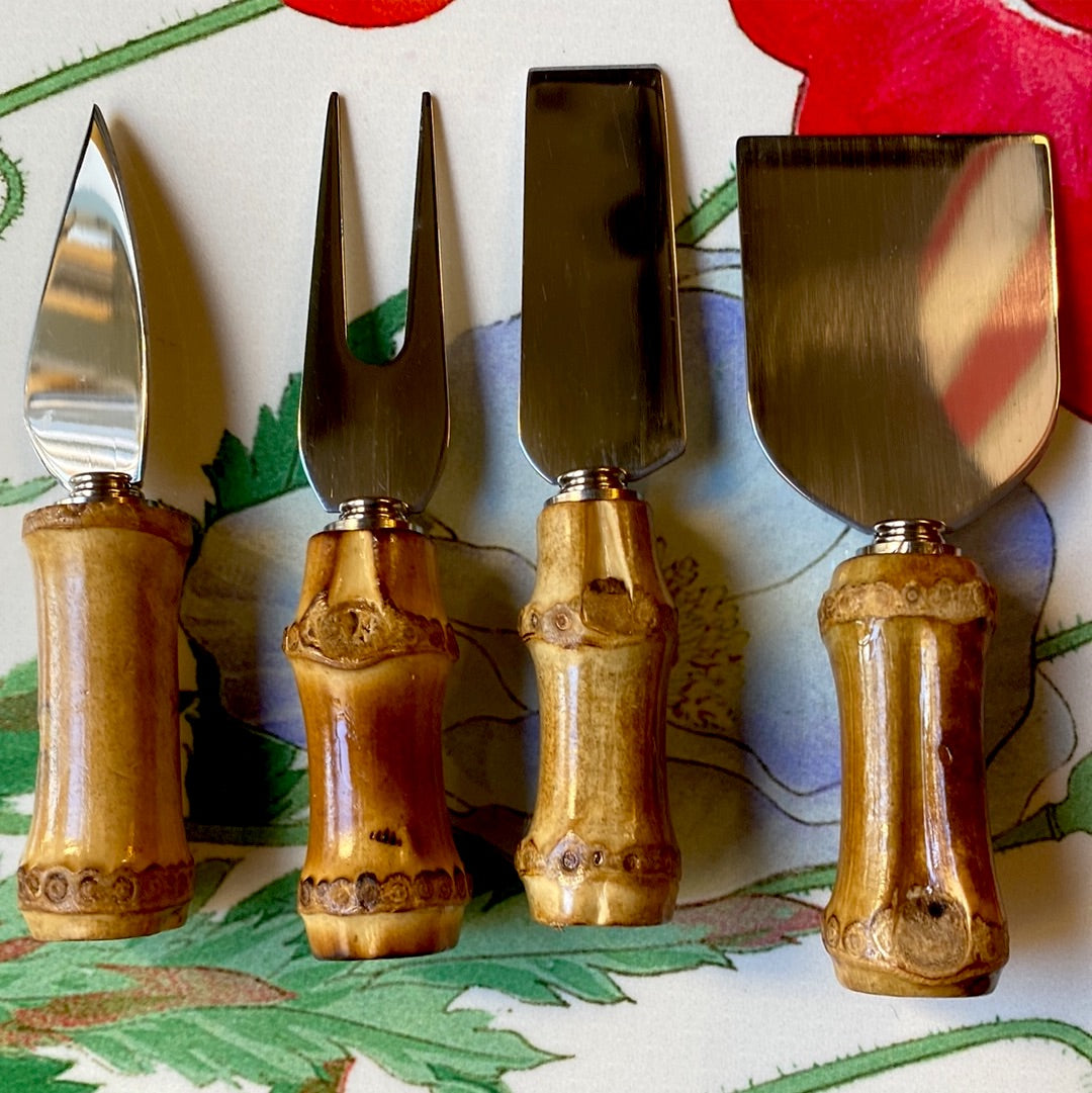 Set 4 coltelli formaggio manico bambù