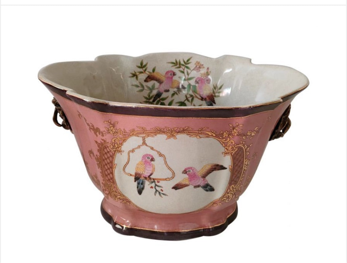 Cache-pot rose à oiseaux et anses en bronze