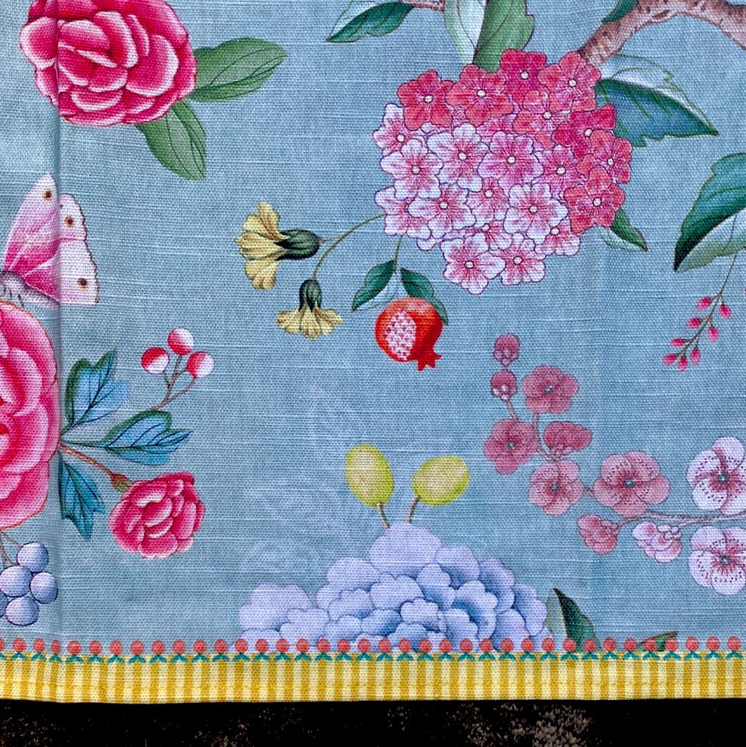 Blue canvas Blushing birds Pip Studio