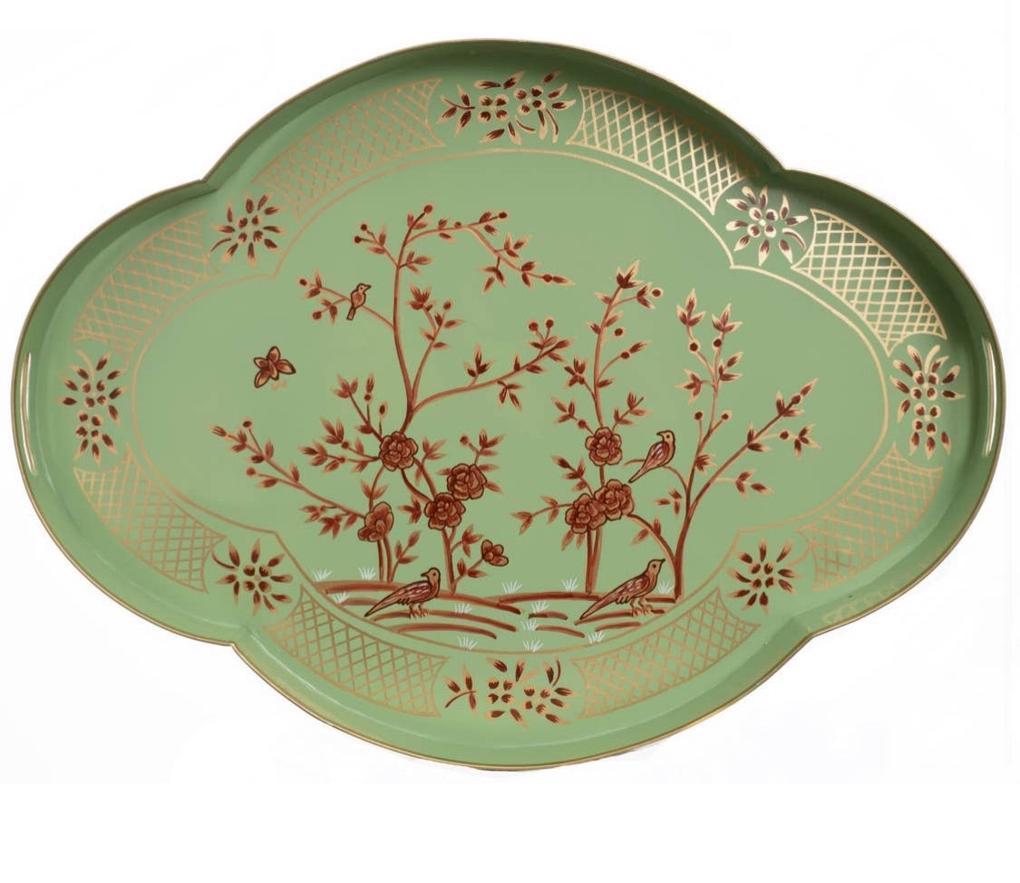 Vassoio in metallo decorato smerlato