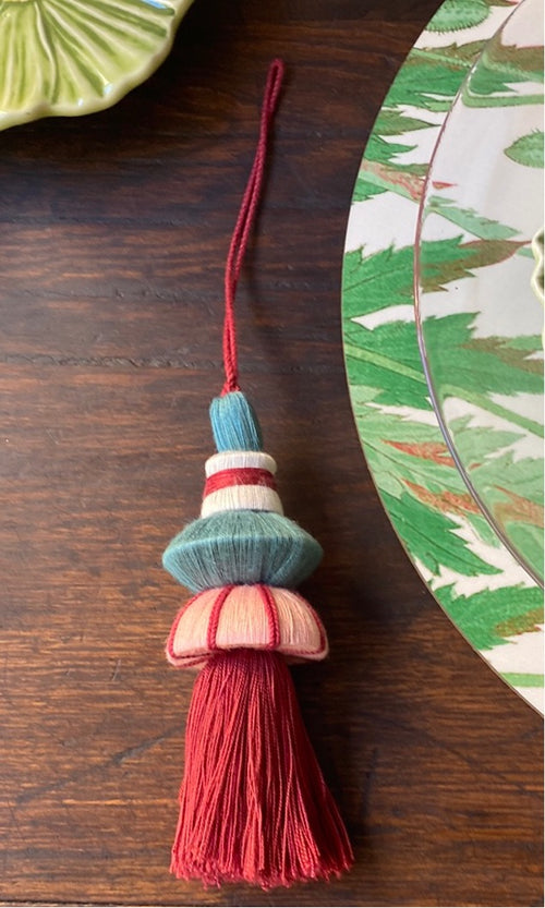 Tassel in trimmings Yes for turquoise and red furniture