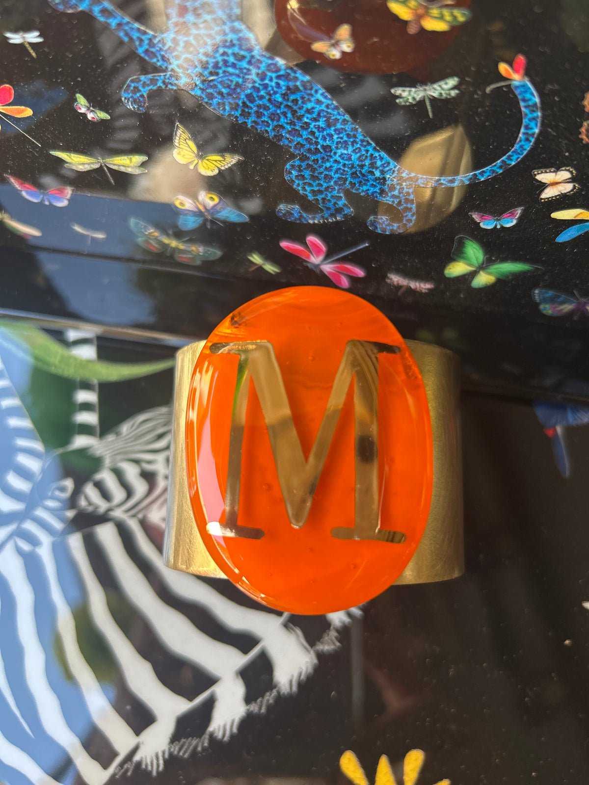 Bracciale in ottone e Vetro fuso di Murano lettera M colore Marble Orange