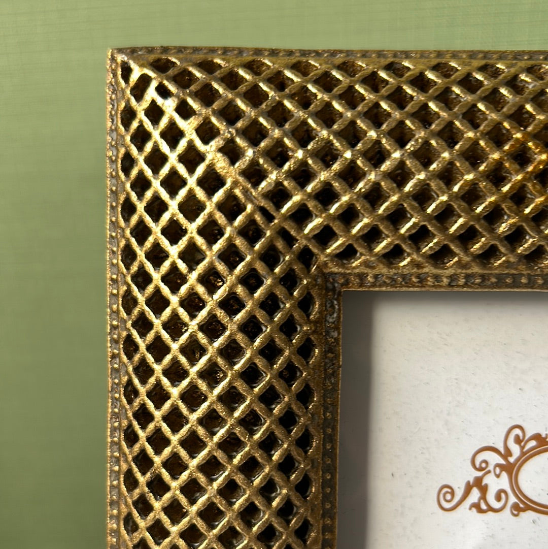 Gold rhombus photo frame