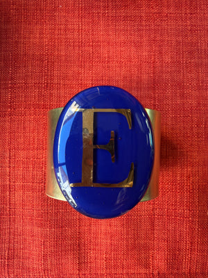 Bracciale in ottone e vetro di Murano Vetrofuso colore blu lettera E