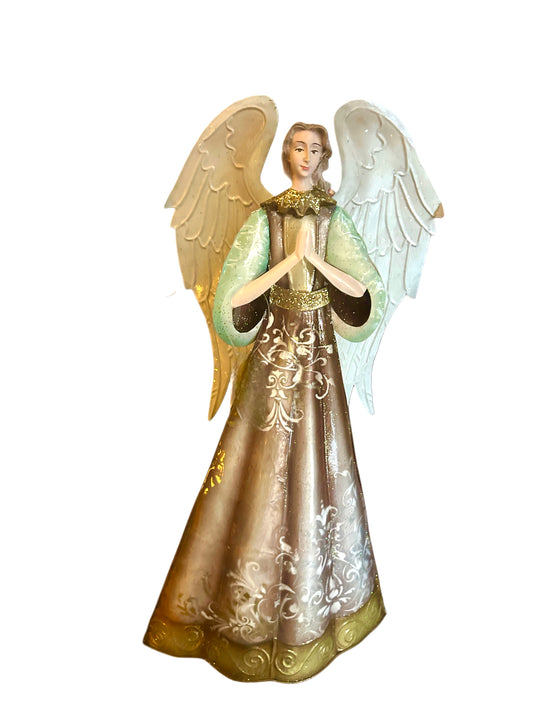 Angelo in metallo che prega  verde