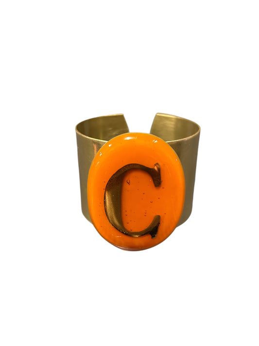Bracciale in vetro fuso di Murano e ottone Caramello lettera C Daniela Poletti