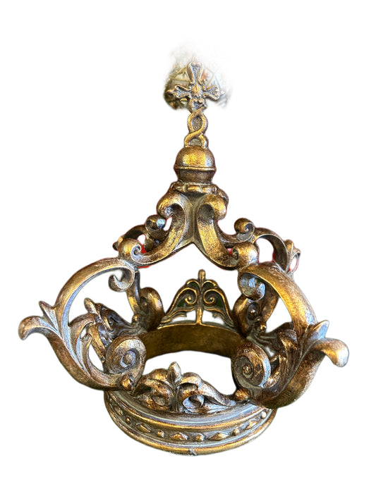 Golden crown centerpiece