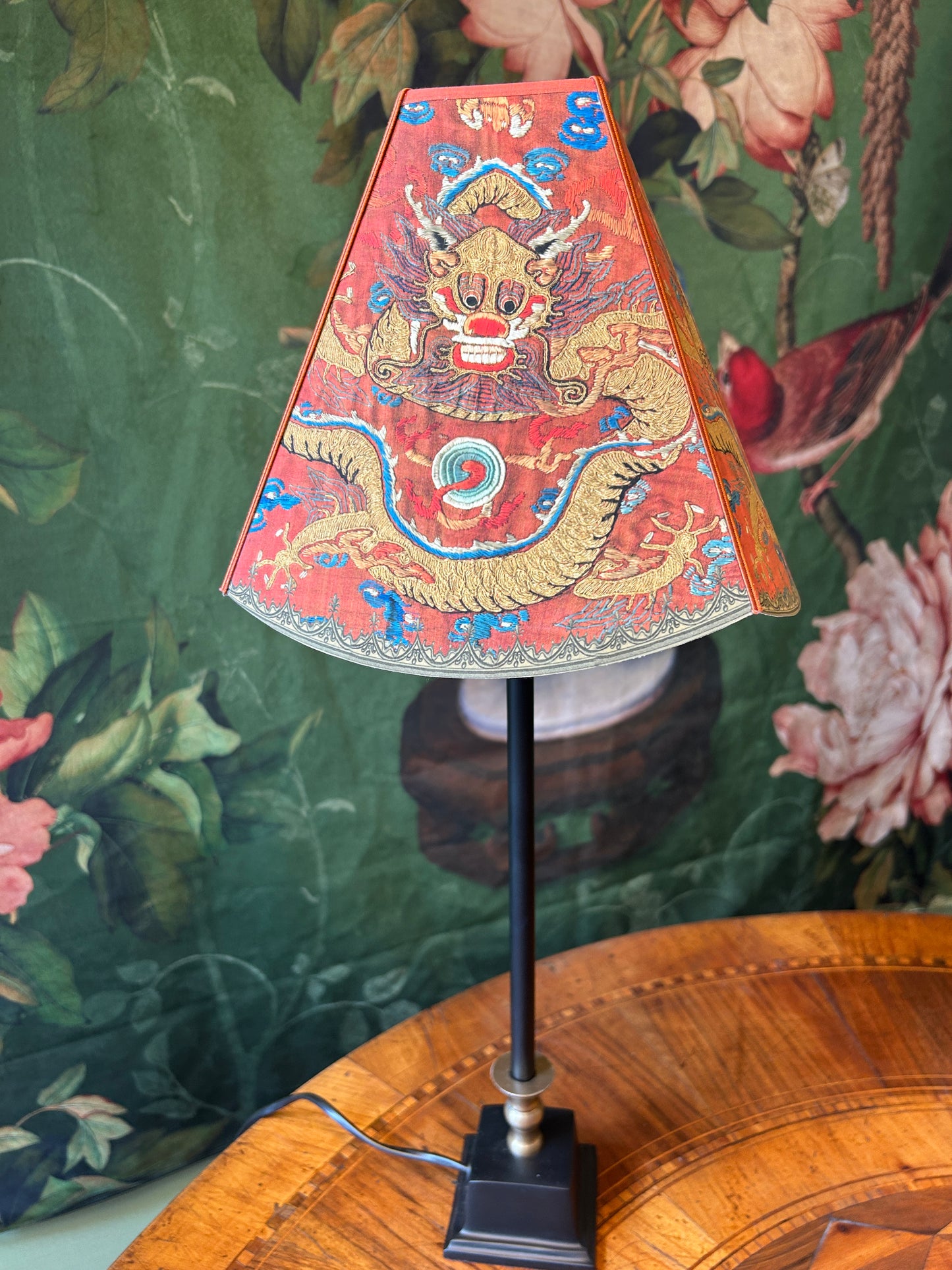 Lampada con paralume dragon