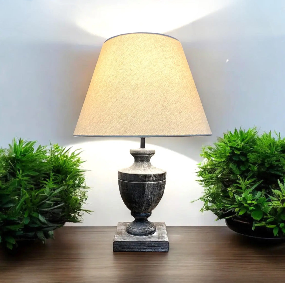 Lampada da tavolo base grande h cm 37