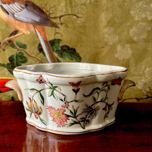 Oval flower pot holder