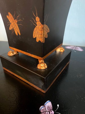 Cachepot vase holder in lacquered metal