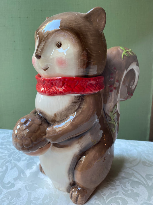 Boîte en céramique en forme d'écureuil