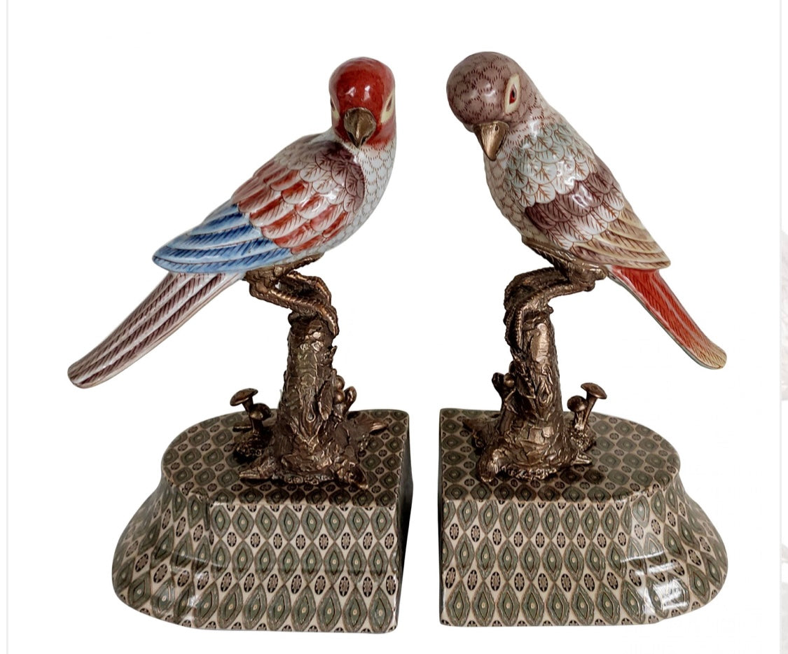 Coppia reggilibro  pappagallo ceramica e bronzo