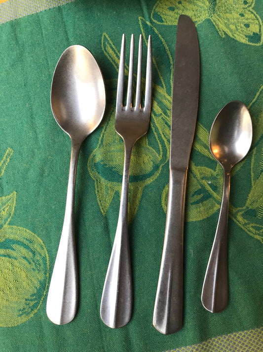 Satin steel cutlery set for six people