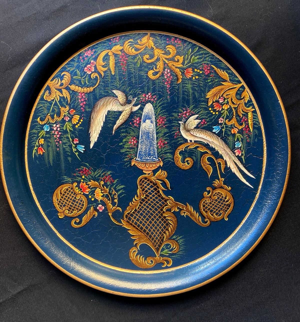 Round tray