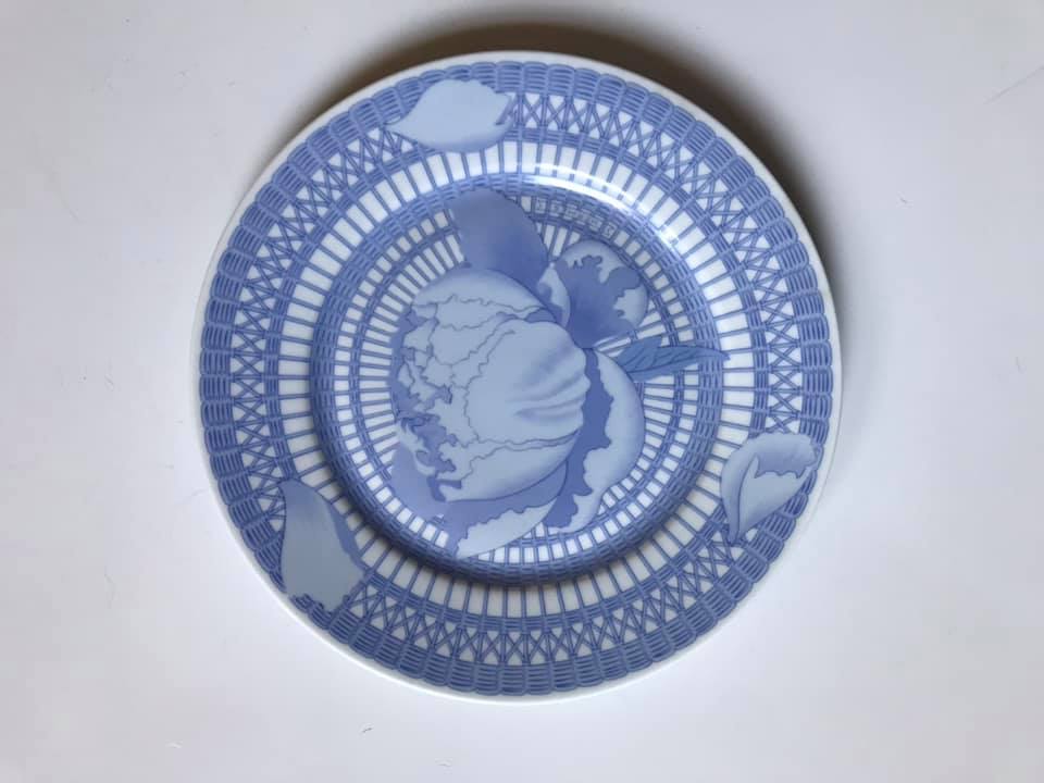 Fruit plate with "Blue Peonies" decoration, Hermes